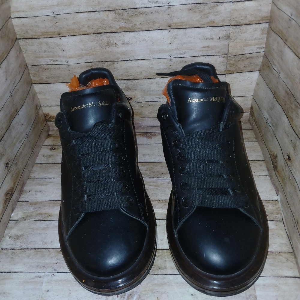 Alexander McQueen Black Leather Low-Top Lace-Up Sneakers - Picture 2 of 5